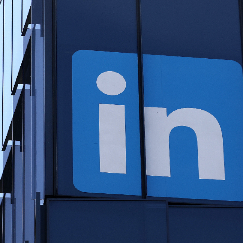 LinkedIn testing Premium Company Page subscription with AI-assisted content creation